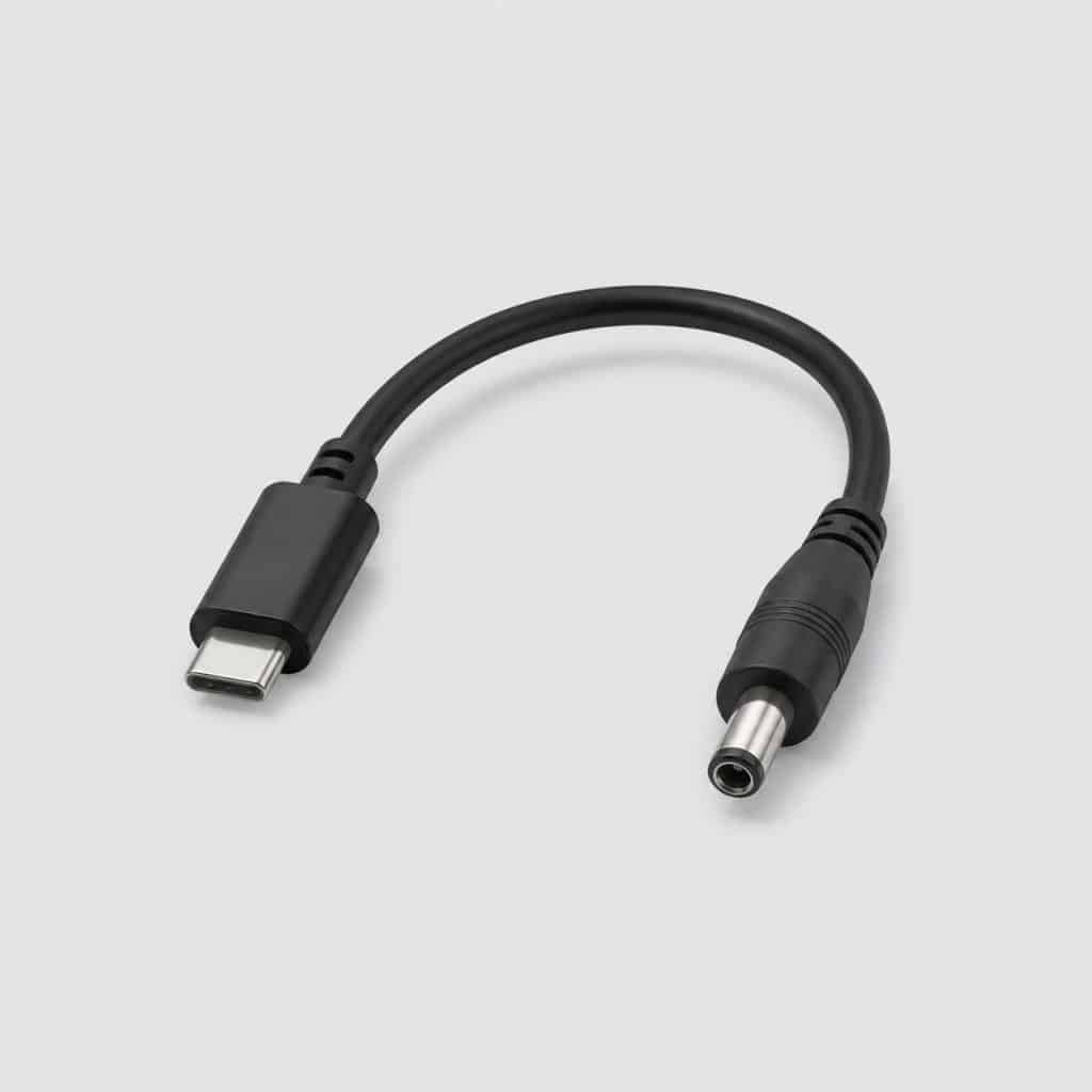 Câble adaptateur avec connecteur USB-C et connecteur DC