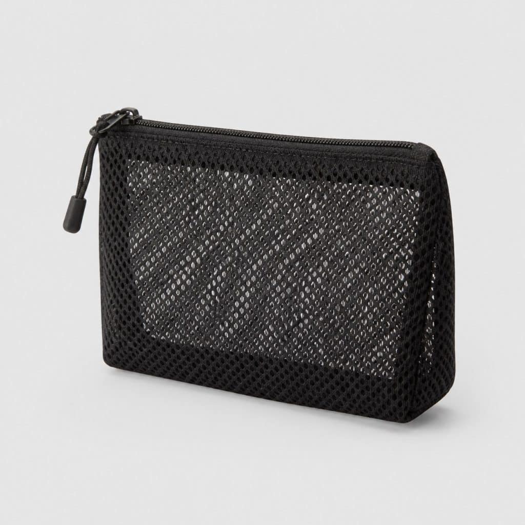 Lot de quatre petites pochettes en filet pour trier le maquillage