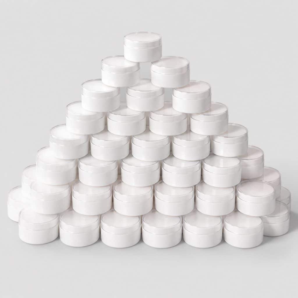 Lot de petits pots vides en plastique avec couvercle